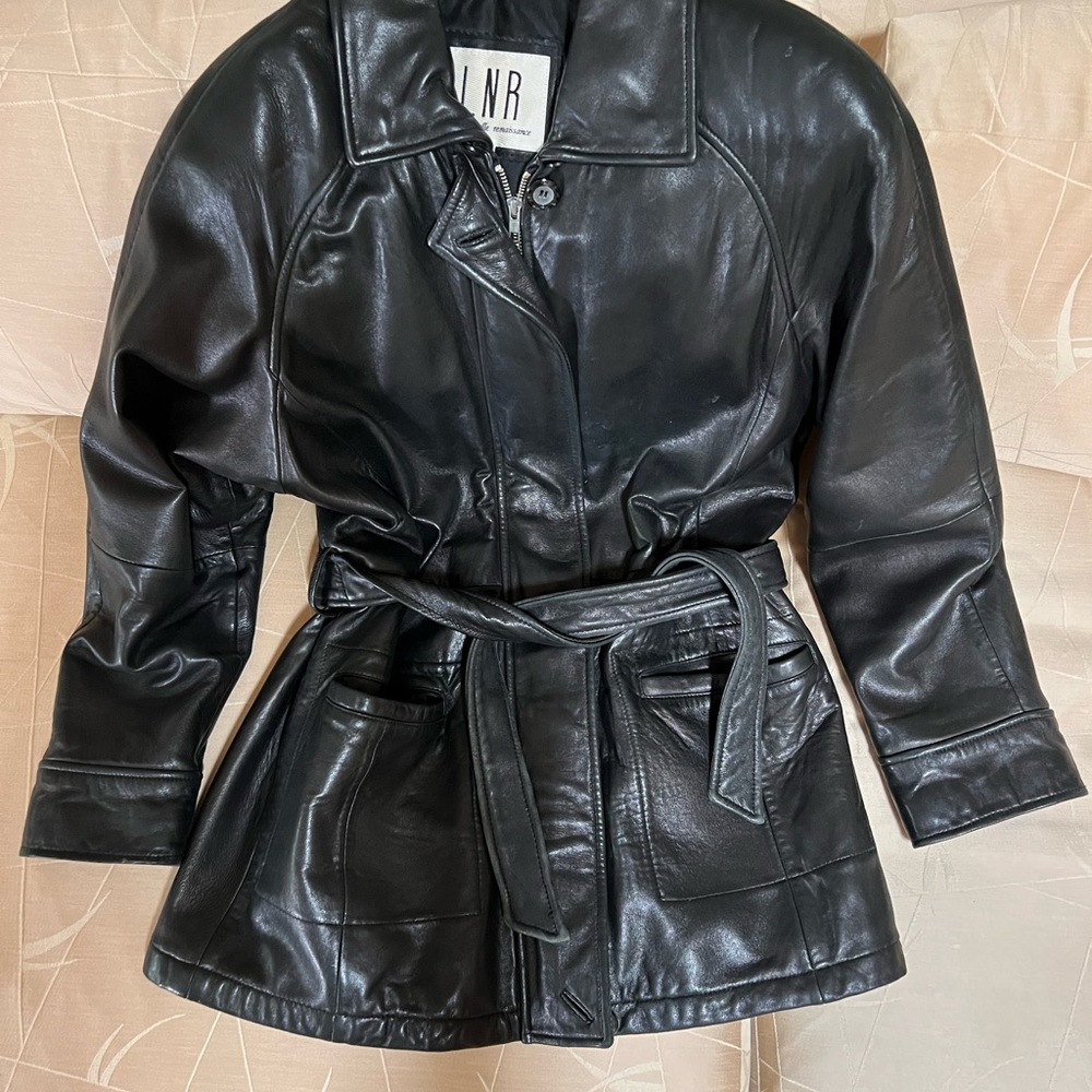 Women’s  Medium/Large black leather coat